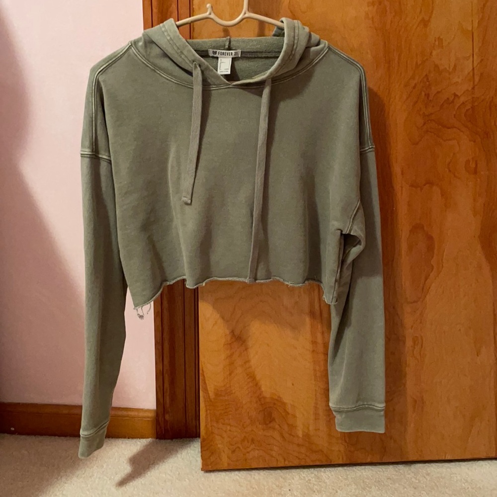 Olive green loose hooded crop top